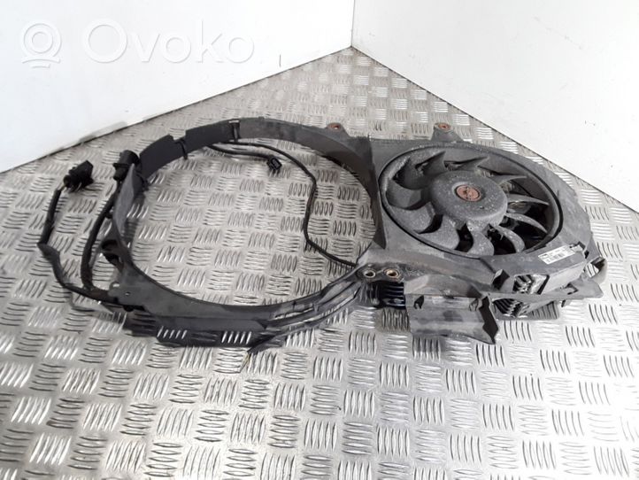 Audi A4 S4 B7 8E 8H Convogliatore ventilatore raffreddamento del radiatore 8E0121205T