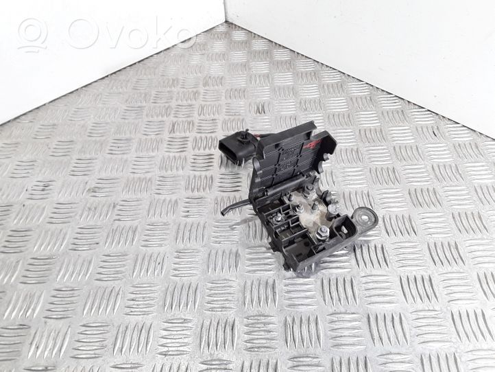 Audi A4 S4 B7 8E 8H Current control relay 8K0937517A