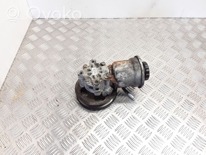 Toyota Corolla Verso AR10 Power steering pump 