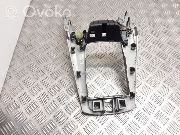 Chevrolet Captiva Kita centrinė konsolės (tunelio) detalė 22751722