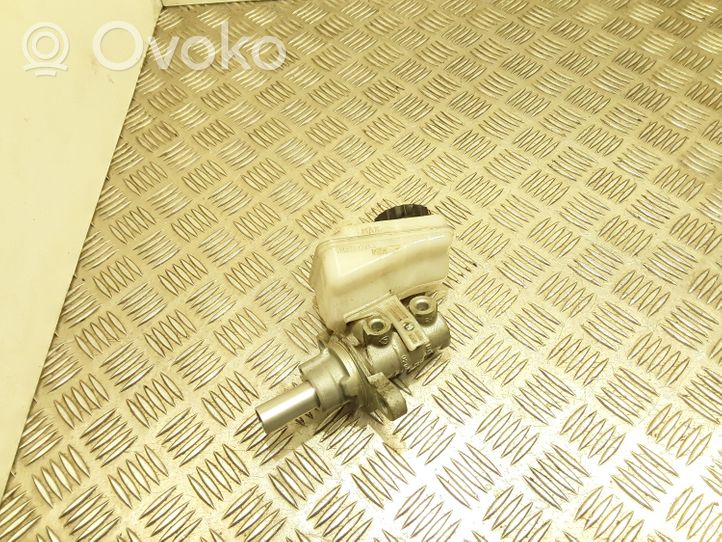 Toyota Aygo AB10 Główny cylinder hamulca 020425444