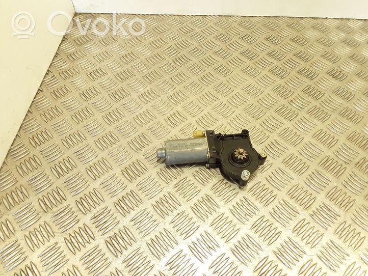 Opel Astra G Takaoven ikkunan nostomoottori 0130821926