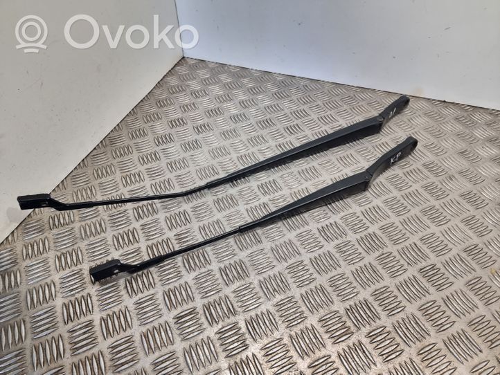 Volkswagen Touran III Front wiper blade arm 5TB955409A