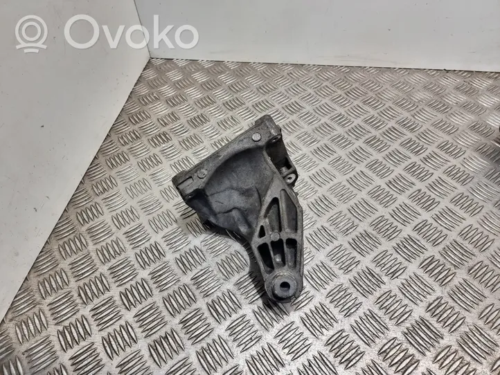 Mercedes-Benz Sprinter W906 Engine mounting bracket A6512231704