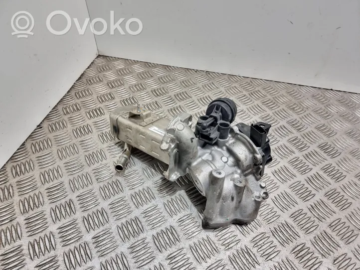 Ford Focus EGR valve cooler V29004027