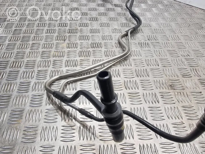 Ford Mondeo MK IV Fuel line/pipe/hose 