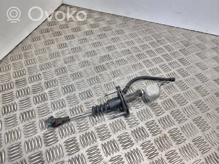 Opel Astra H Clutch master cylinder 90523769