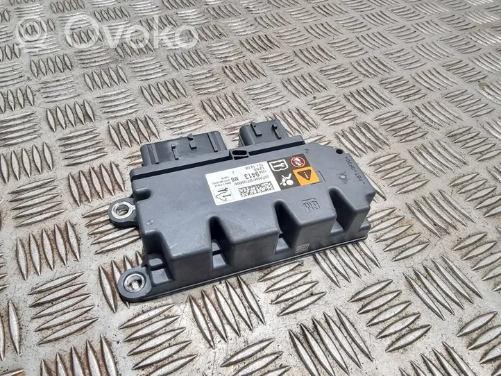 Opel Astra J Airbag control unit/module 13589413