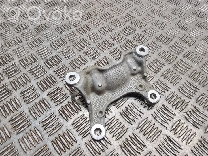 Honda CR-V Engine mounting bracket 90swc