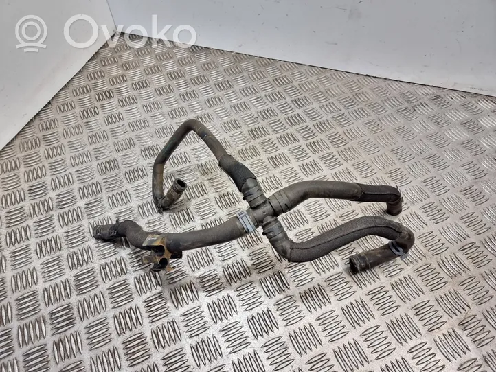 Audi A1 Tubo flessibile del liquido di raffreddamento del motore 6r0122109