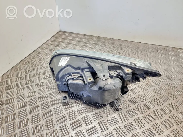 Ford Focus Lampa przednia 4M5113W029AD