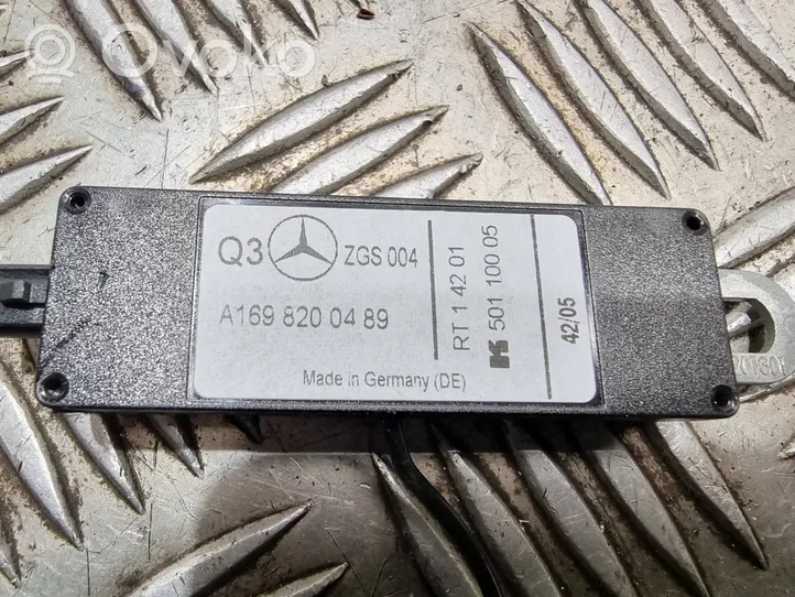 Mercedes-Benz B W245 Amplificateur d'antenne A1698200489