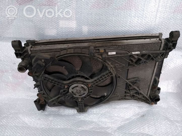 Opel Corsa D Radiateur de refroidissement 55703930