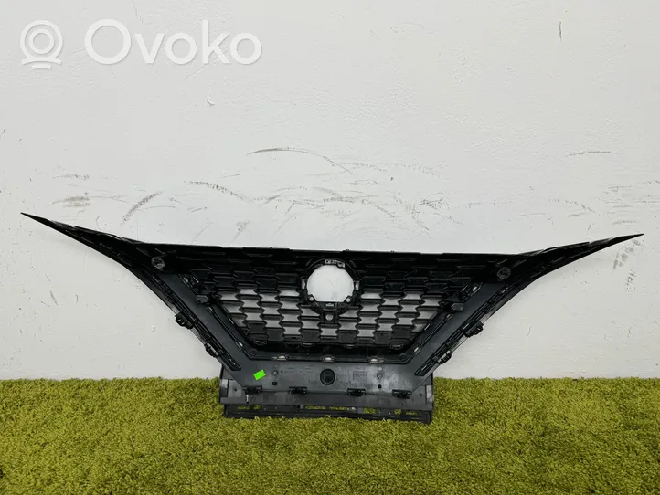 Nissan Qashqai J12 Grille calandre supérieure de pare-chocs avant 62310-6ua0a