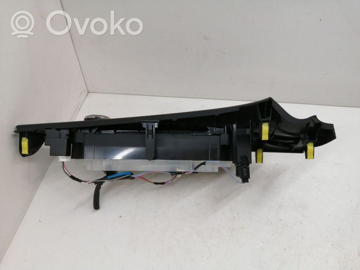 Toyota Yaris Panel klimatyzacji 75F206