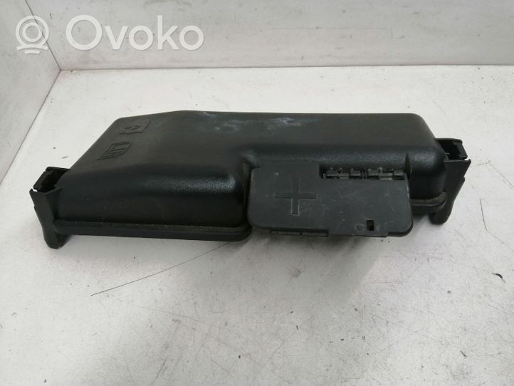 Volvo XC70 Fuse box cover 30728133