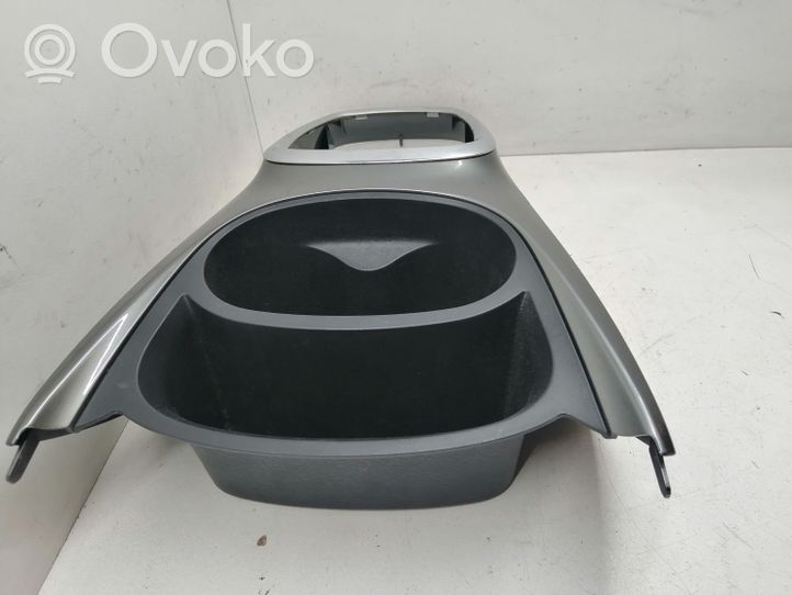 Toyota Yaris Kita centrinė konsolės (tunelio) detalė MOU021398