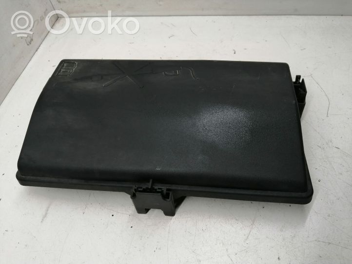 Chevrolet Cruze Coperchio scatola dei fusibili 13222784