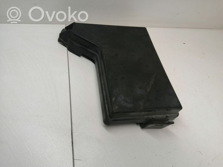 Nissan Qashqai+2 Couvercle de boîte à fusibles 319136438