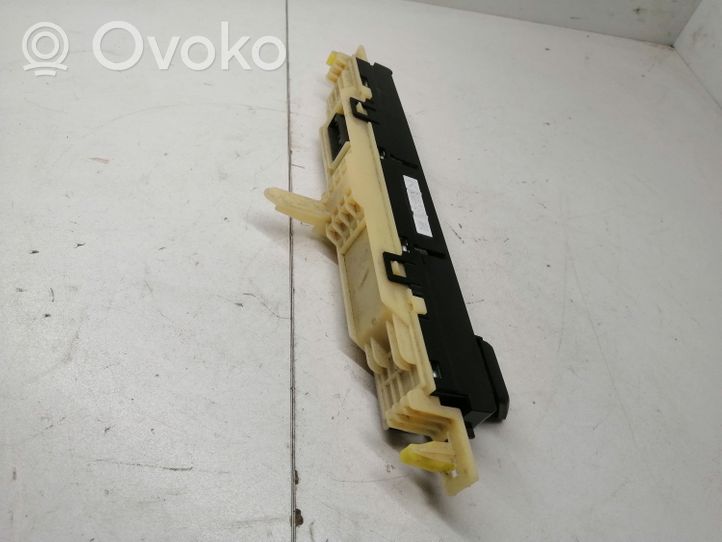 Toyota RAV 4 (XA40) Monitori/näyttö/pieni näyttö 8395042080
