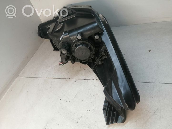 Hyundai i20 (GB IB) Lampa przednia 92101C8