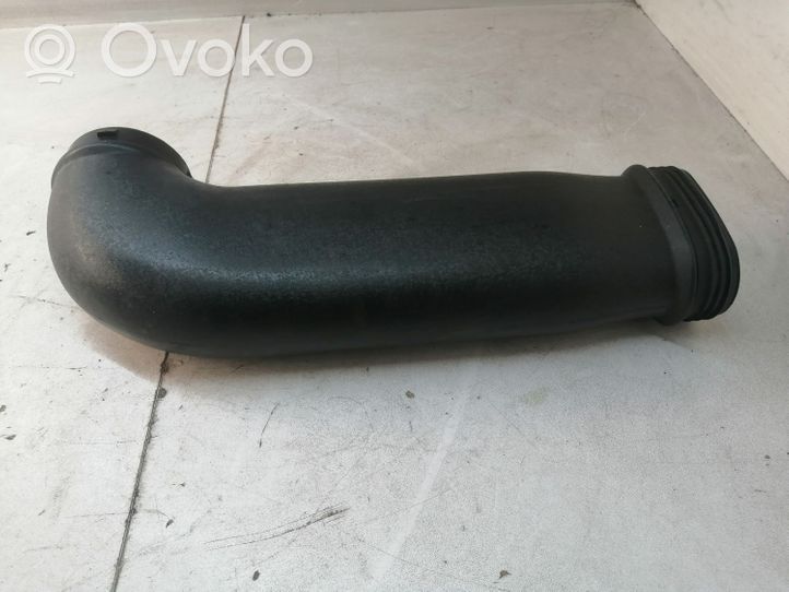 Hyundai i30 Parte del condotto di aspirazione dell'aria 28210A5820