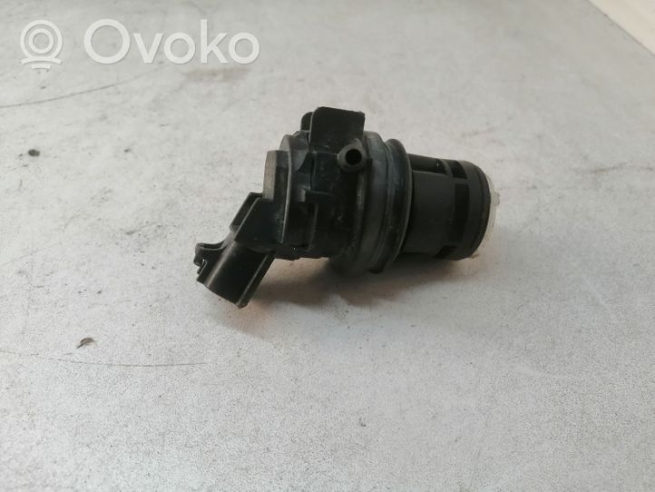 Toyota RAV 4 (XA40) Tuulilasi tuulilasinpesimen pumppu 8533060190