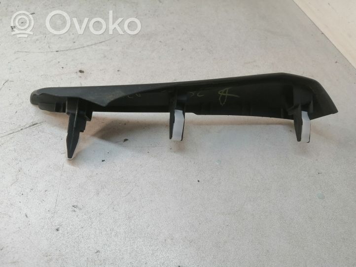 Toyota Auris E180 Kojelaudan hansikaslokeron lista 5543502530