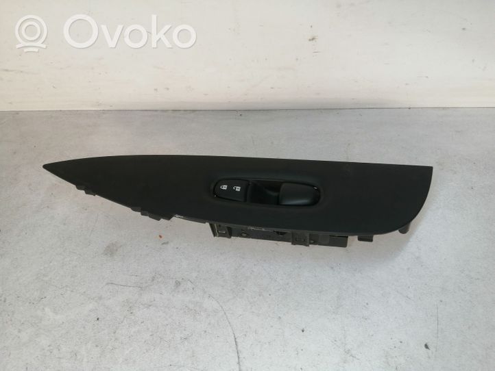 Nissan Qashqai Ramka przycisków otwierania szyby drzwi przednich 809604EH0AX