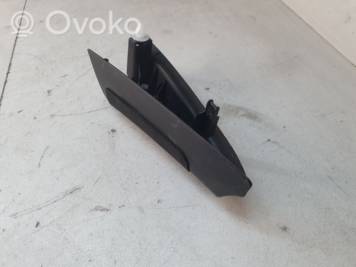 Toyota Prius (XW20) Sivukaiuttimen suoja 6749247020