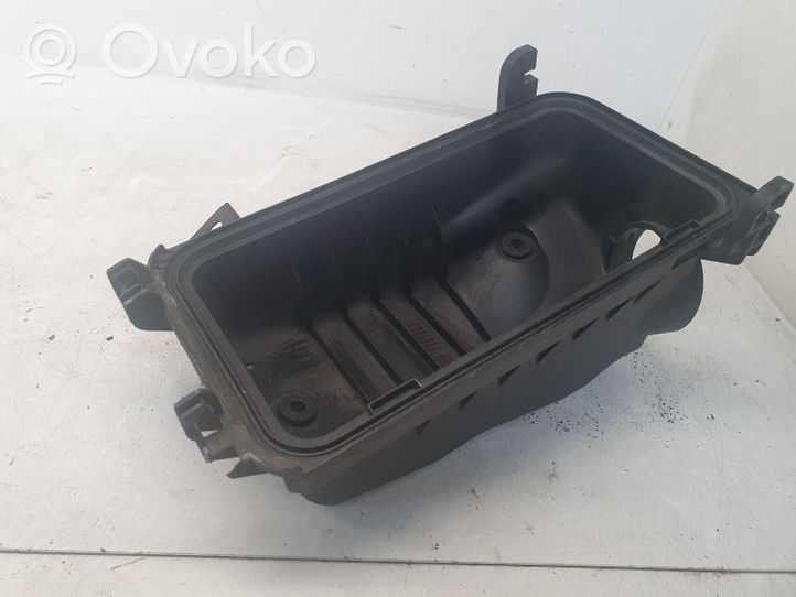 Toyota Avensis T250 Coperchio scatola del filtro dell’aria 177010D041