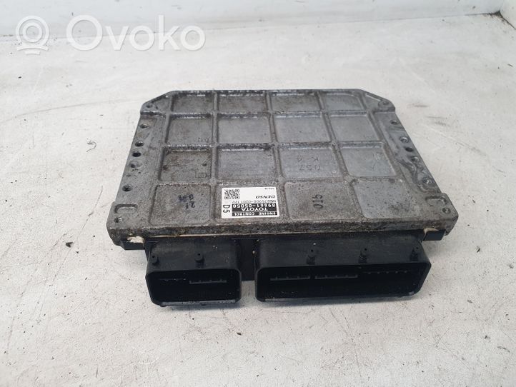 Toyota Avensis T270 Calculateur moteur ECU 8966105D50