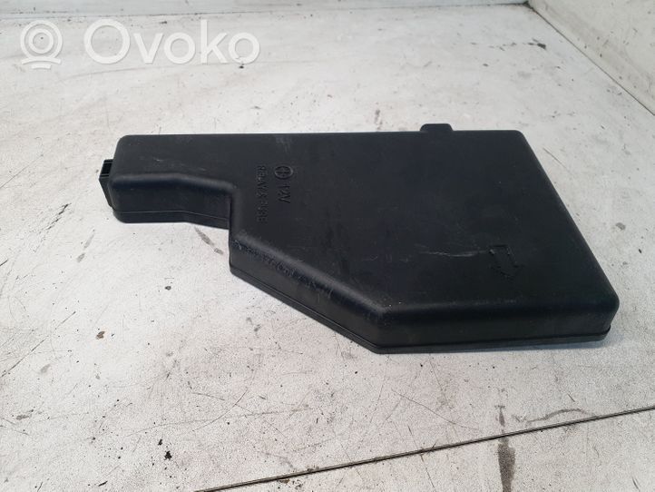 Toyota Prius (XW20) Coperchio scatola dei fusibili 8644YA1