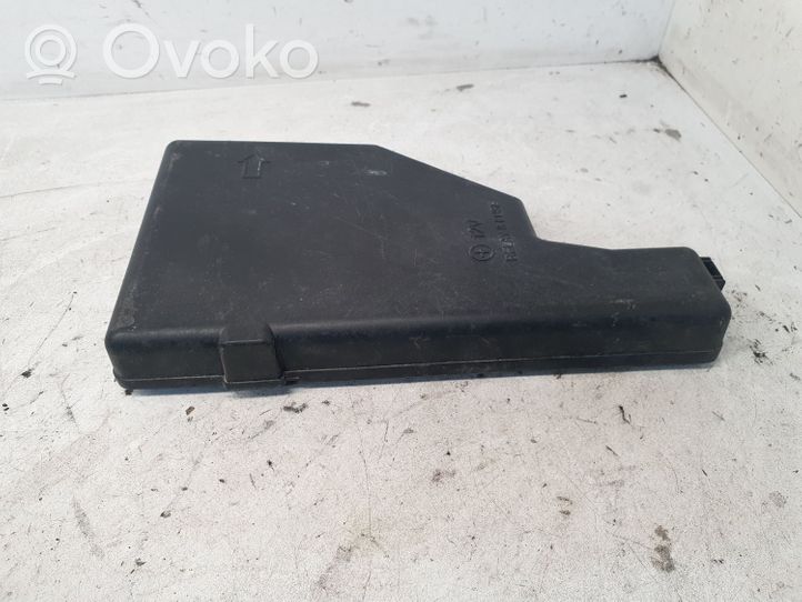 Toyota Prius (XW20) Coperchio scatola dei fusibili 8644YA1