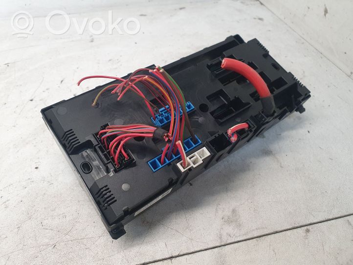 BMW 7 F01 F02 F03 F04 Module de fusibles 921086101