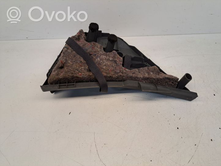 Toyota Prius (NHW20) Osłona tylna tunelu środkowego 5841747010