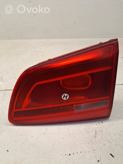 Volkswagen Cross Touran I Lampy tylnej klapy bagażnika 1T0945094