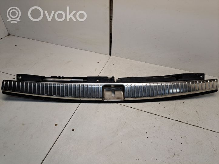 Mercedes-Benz E W211 Rivestimento di protezione sottoporta del bagagliaio/baule A2136903601