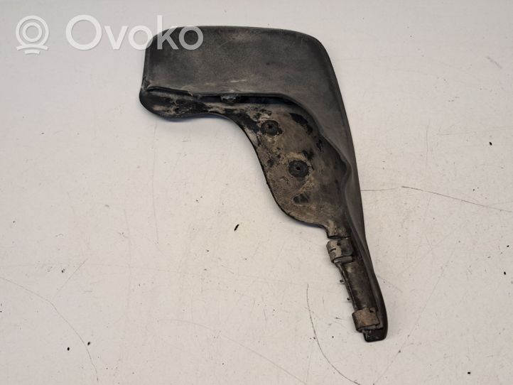 Volkswagen PASSAT B7 Guardabarro delantero 3C0075111