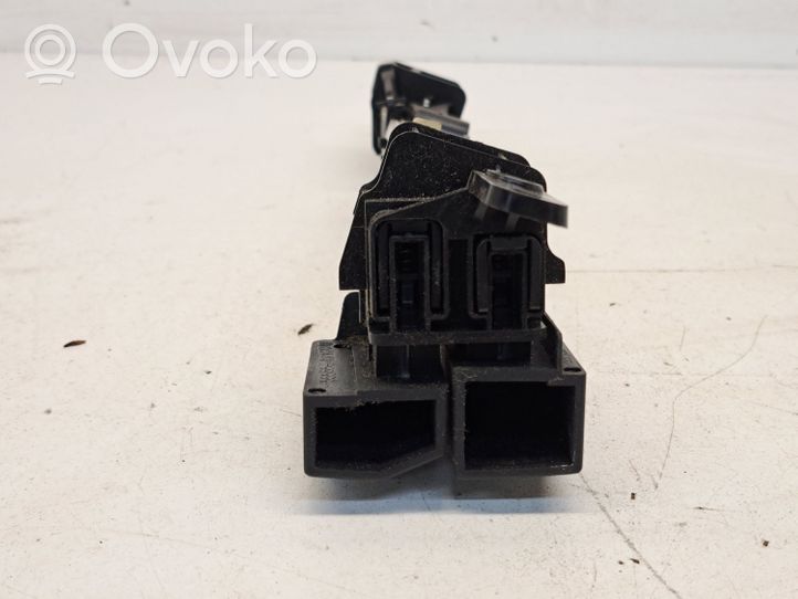 Toyota Prius (XW20) Serratura vano portaoggetti 5556547120