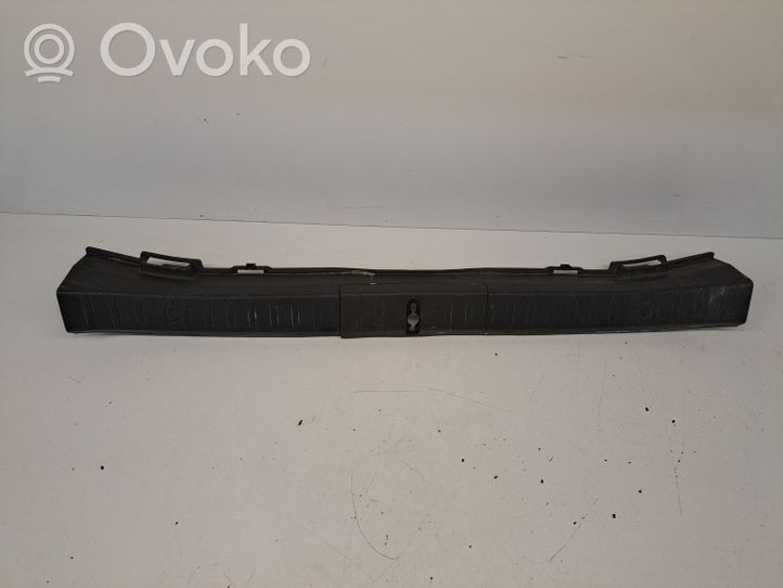 Toyota Prius (XW20) Отделка порога багажника 6471647010