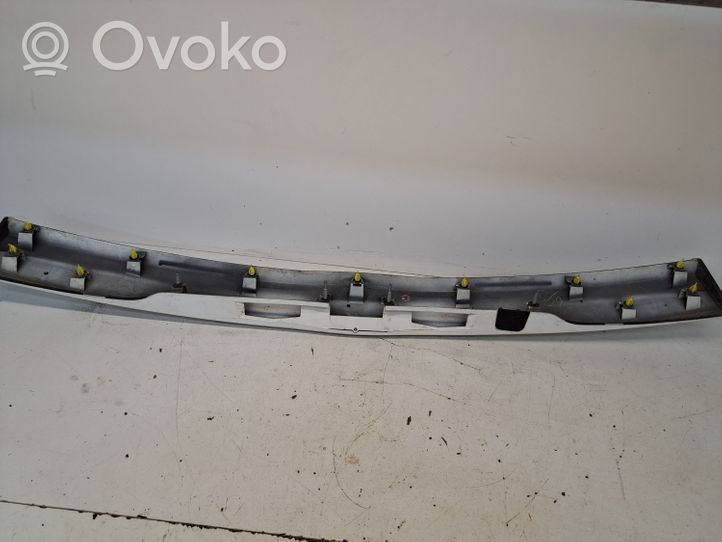 Toyota Prius (XW30) Takaluukun rekisterikilven valon palkki 7681147070