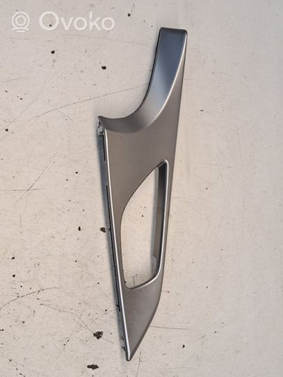 Mazda CX-3 Listwa tapicerki drzwi przednich D10E68D4X