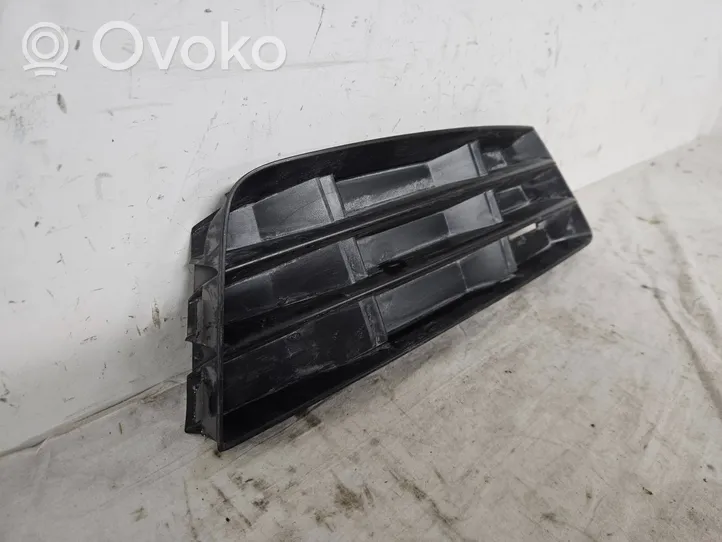 Audi A4 S4 B9 Etupuskurin alempi jäähdytinsäleikkö 8W0807682B