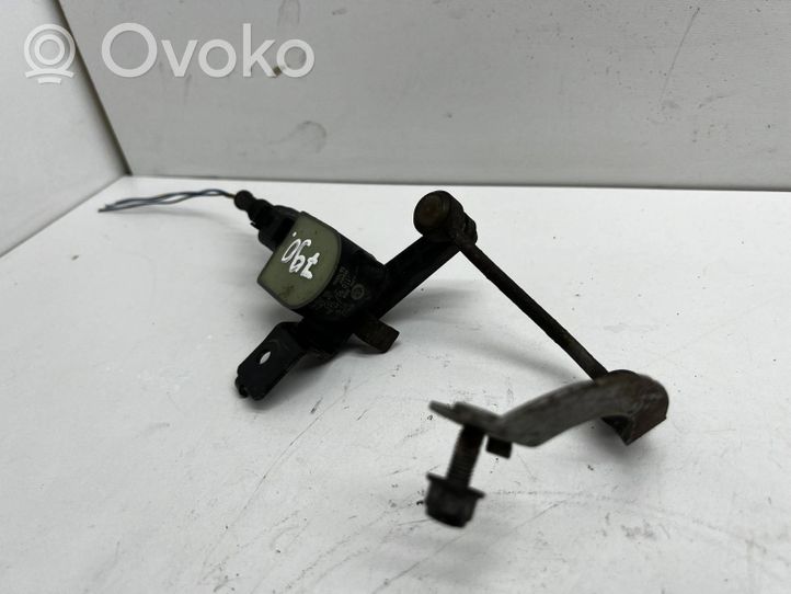 Volkswagen PASSAT B6 Capteur de hauteur de suspension avant 1T0907503