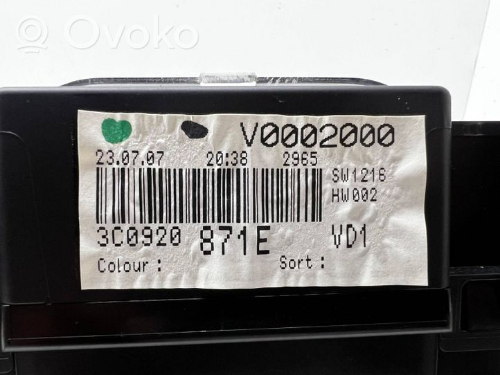 Volkswagen PASSAT B6 Licznik / Prędkościomierz 3C0920871E