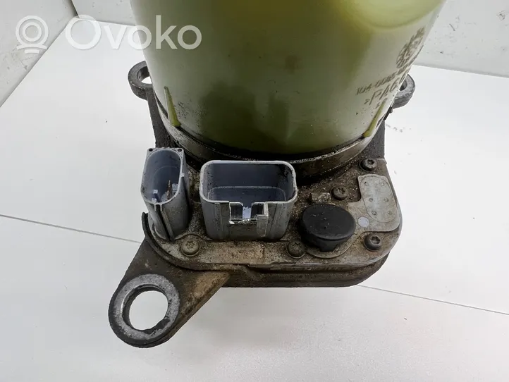 Volvo V50 Power steering pump 4N513K514DJ