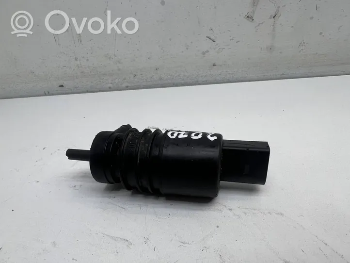 Opel Astra J Windscreen/windshield washer pump 13250357