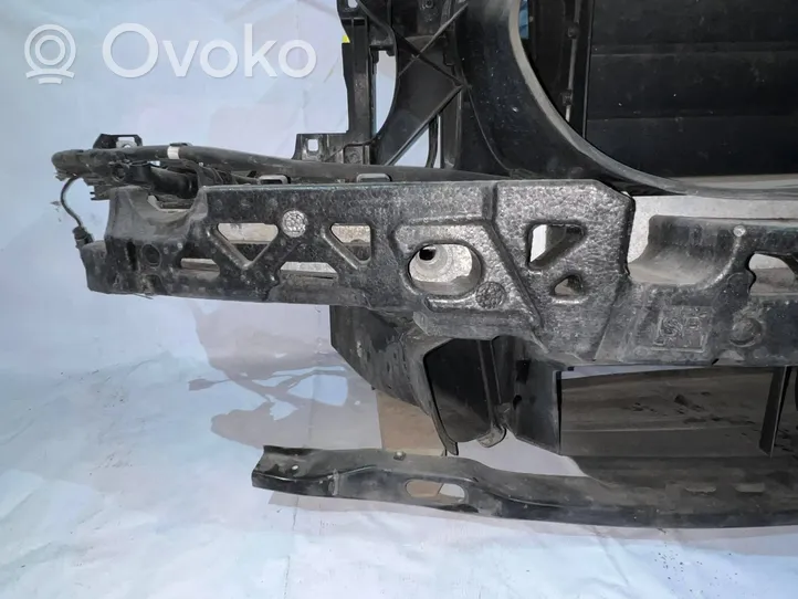 BMW 6 F12 F13 Jäähdyttimen kehyksen suojapaneeli 805040107