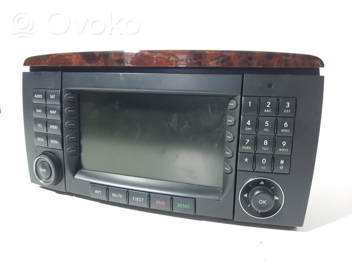Mercedes-Benz R W251 Panel / Radioodtwarzacz CD/DVD/GPS A2518704589